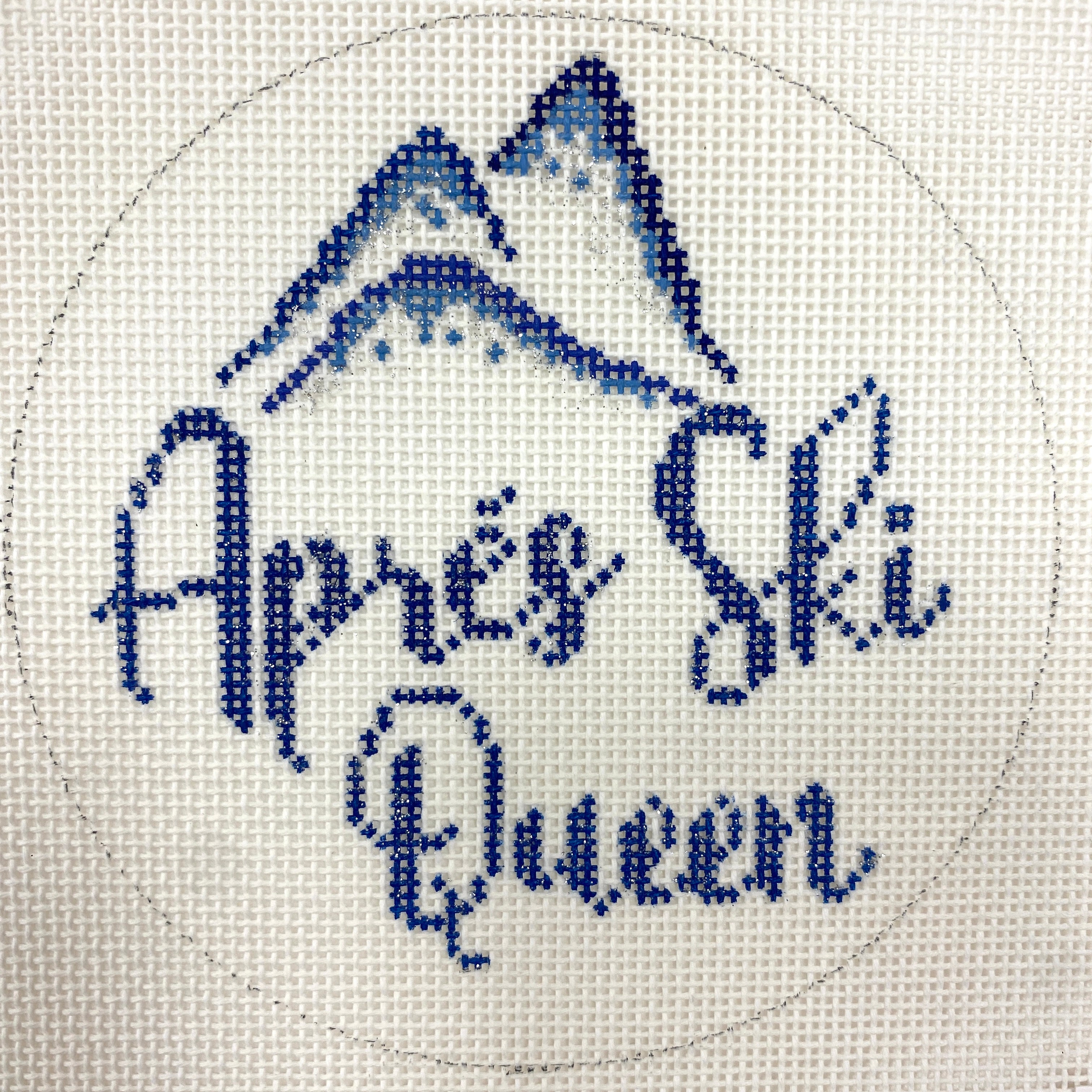 Apres Ski Queen Round Ornament Size