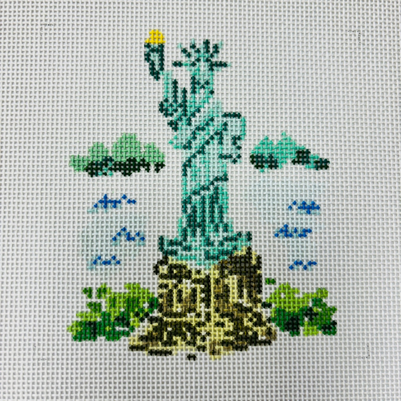 Statue of Liberty with Greenery needlepoint canvas - Bargello Needlepoint